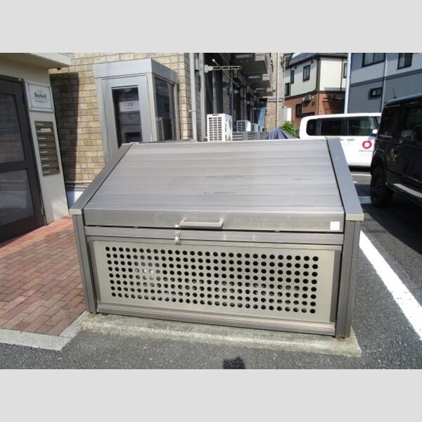 現地周辺 (入居者専用ゴミストッカー)