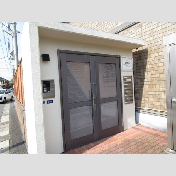 エントランス (エントランス)