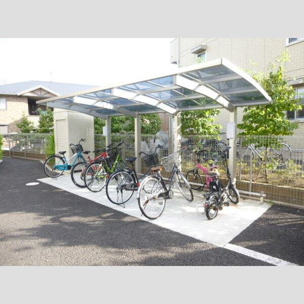 現地周辺 (屋根付き駐輪場)
