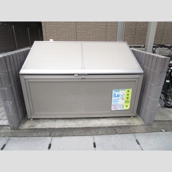 現地周辺 (入居者専用ゴミストッカー)
