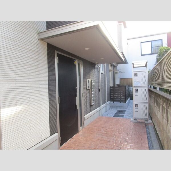 エントランス (エントランス)