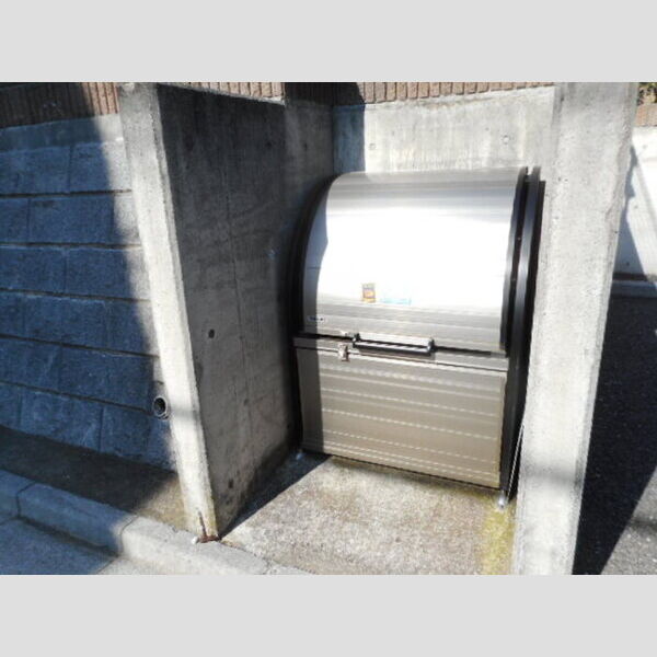 現地周辺 (入居者様専用ゴミストッカー)