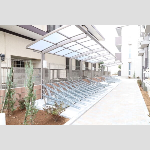 現地周辺 (駐輪場)