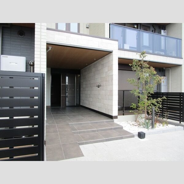 エントランス (エントランス)