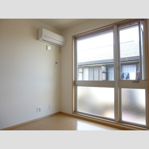 その他 (北側洋室)