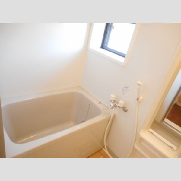 バス (追い焚き給湯機能付き浴室(小窓付))