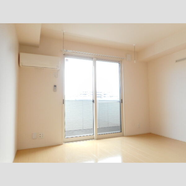 居室・リビング (居室全景)