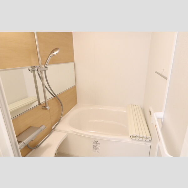 バス (追い焚き給湯機能付き浴室)