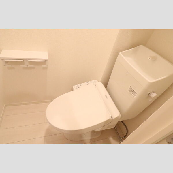 トイレ (温水洗浄暖房便座)