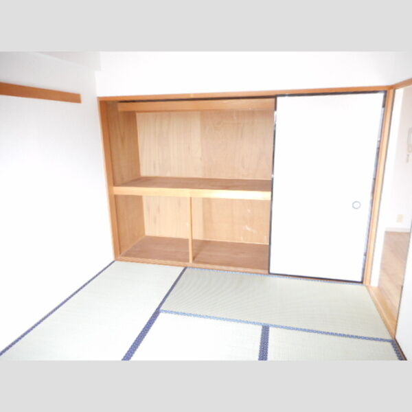 収納 (302号押入)