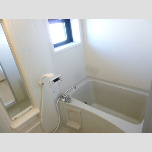 バス (追い炊き給湯機能付き浴室(小窓付))