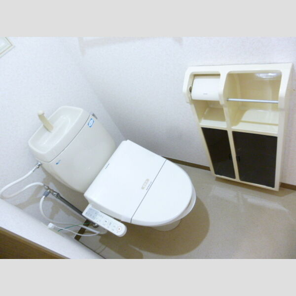 トイレ (温水洗浄暖房便座仕様です)