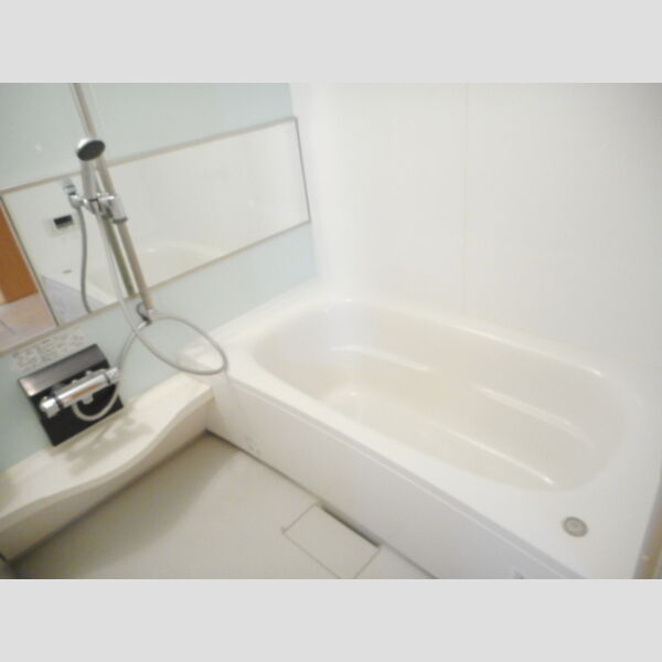 バス (追い焚き給湯機能付き浴室)