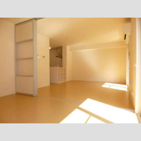 居室・リビング (3号室タイプ居室全景)