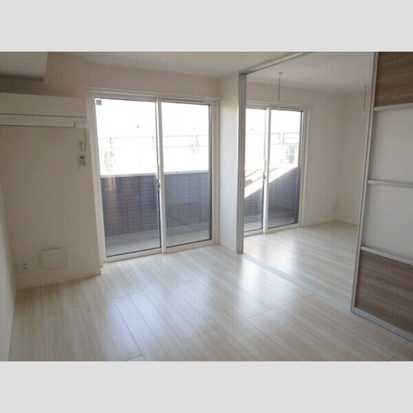 居室・リビング (居室全景)