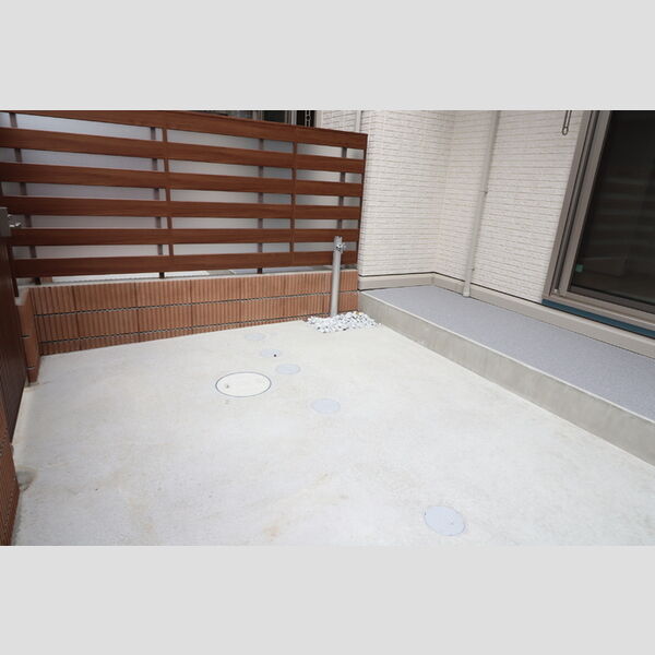 その他 (テラス付き専用庭)