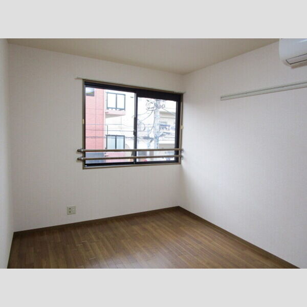 その他 (北側洋室)