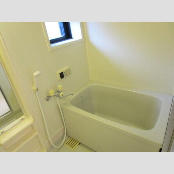 バス (追い焚き給湯機能付き浴室(小窓付))