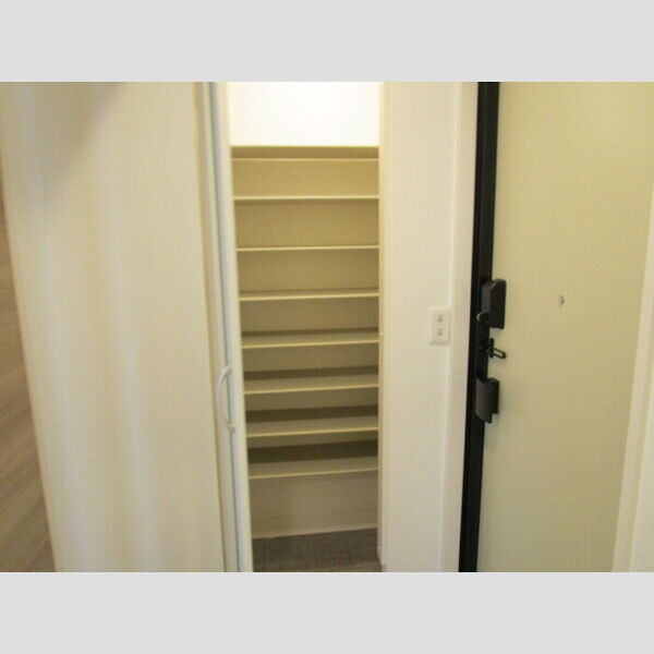 玄関 (玄関収納)