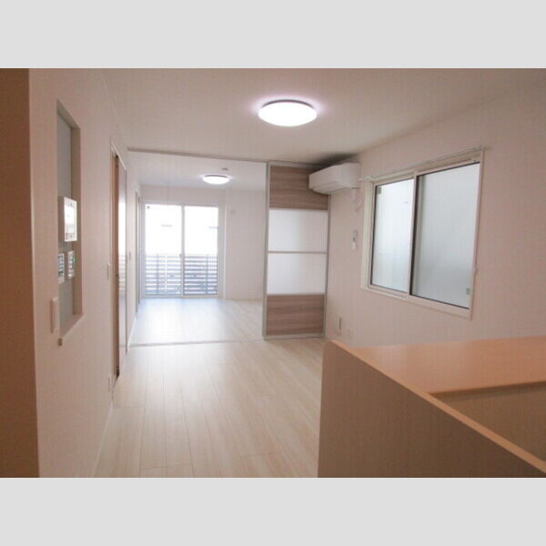 居室・リビング (居室全景)