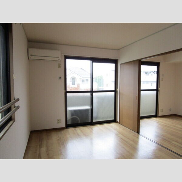 居室・リビング (居室全景)