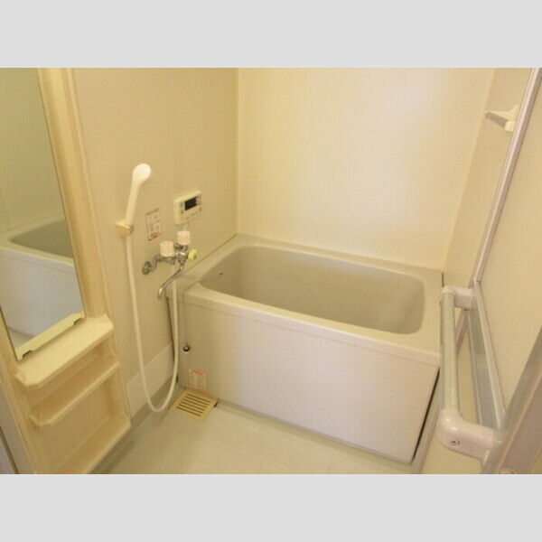 バス (追い焚き給湯機能付き浴室)