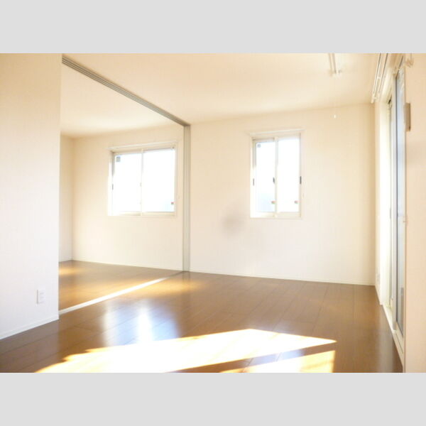 居室・リビング (居室全景)