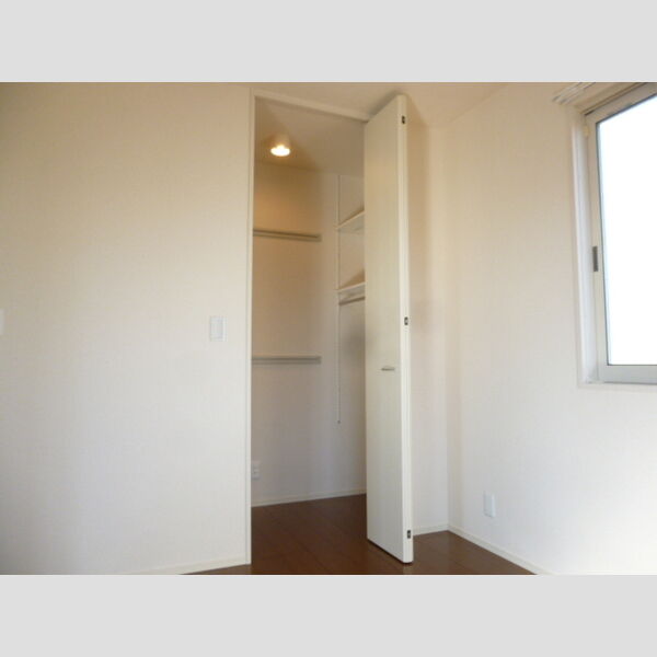 収納 (ワンステップクローゼット)