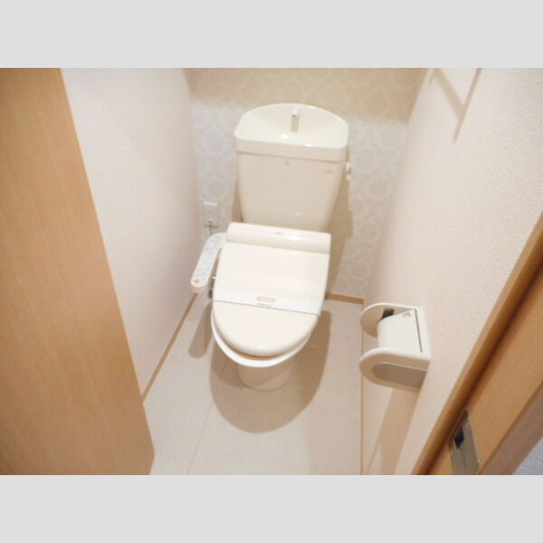 トイレ (温水洗浄暖房便座仕様です)