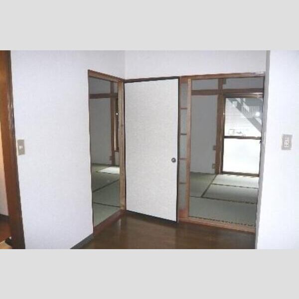 居室・リビング (居室全景②)