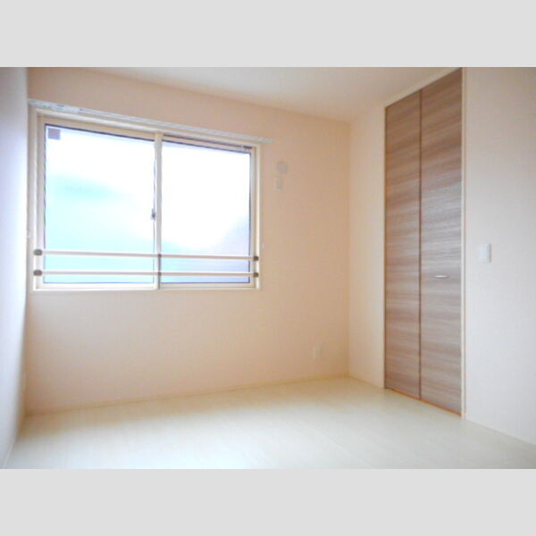 その他 (北側洋室)