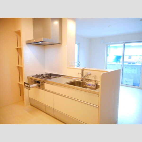 キッチン (対面式3口ガスコンロ付システムキッチン)