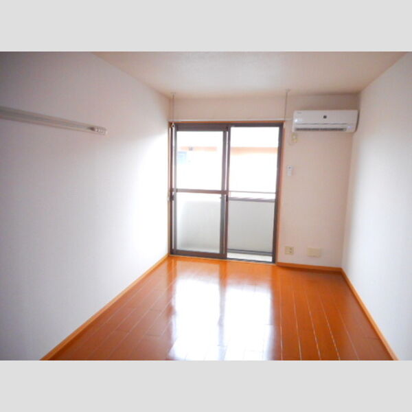 居室・リビング (居室全景)