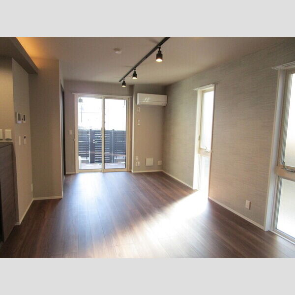 居室・リビング (居室全景)