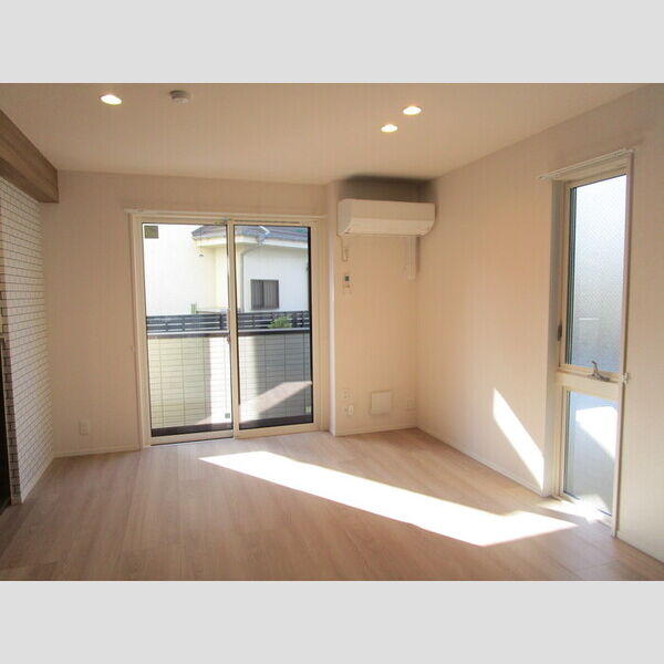 居室・リビング (居室全景)