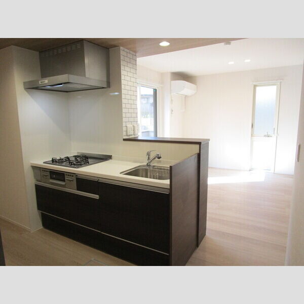 キッチン (対面式3口ガスコンロ付システムキッチン)