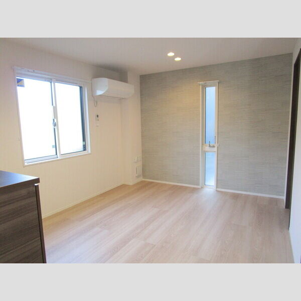 居室・リビング (居室全景)