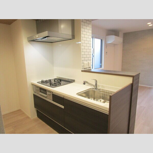 キッチン (対面式3口ガスコンロ付システムキッチン)