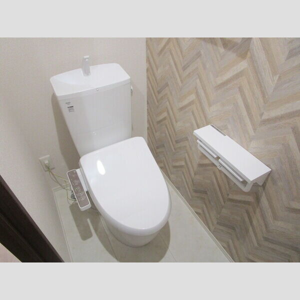 トイレ (温水洗浄暖房便座)