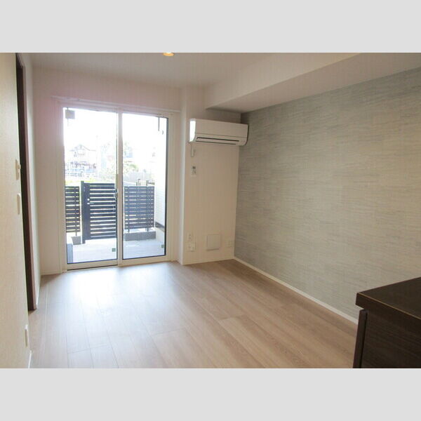 居室・リビング (居室全景)