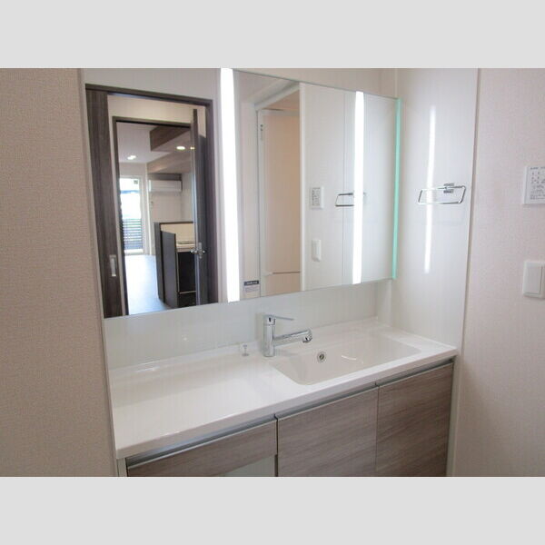 洗面所 (洗髪洗面化粧台)