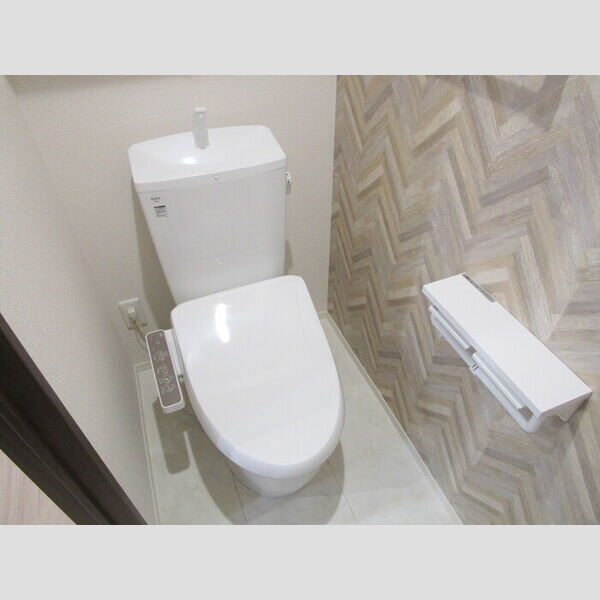 トイレ (温水洗浄暖房便座)