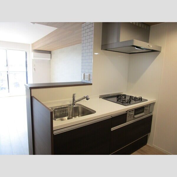 キッチン (対面式3口ガスコンロ付システムキッチン)