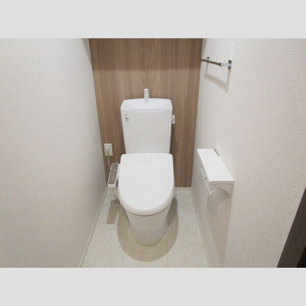 トイレ (温水洗浄暖房便座)