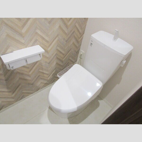 トイレ (温水洗浄暖房便座)