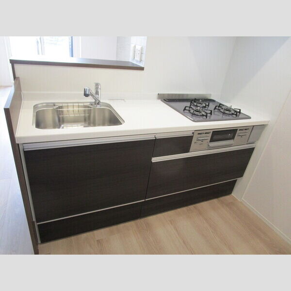 キッチン (対面式3口ガスコンロ付システムキッチン)