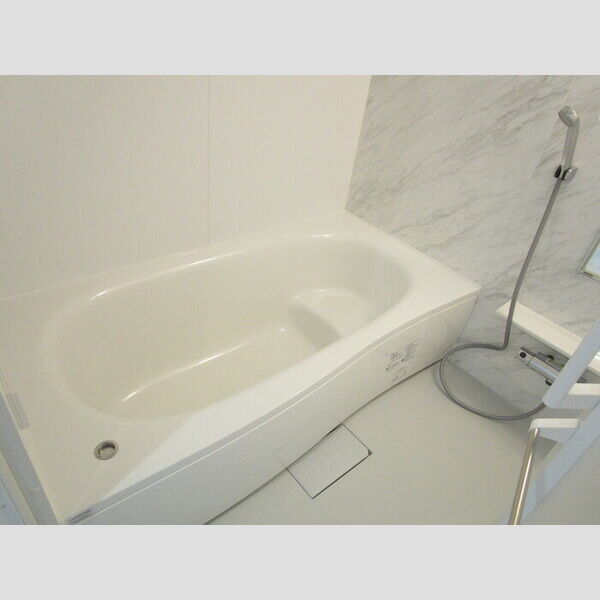 バス (追い焚き給湯機能付き浴室)