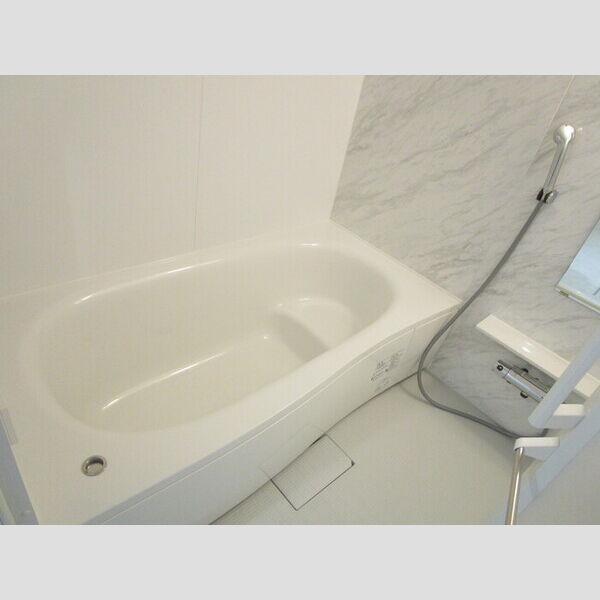 バス (追い焚き給湯機能付き浴室)