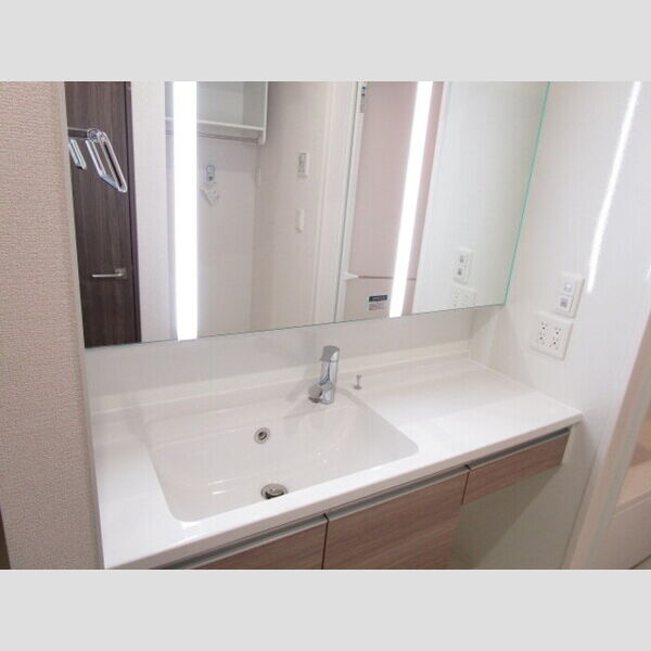 洗面所 (洗髪洗面化粧台)