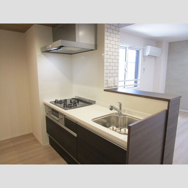 キッチン (対面式3口ガスコンロ付システムキッチン)